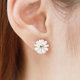 Little Daisy Flowers Silver Earrings/cute..