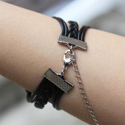 Black bracelet,heart to heart brace..